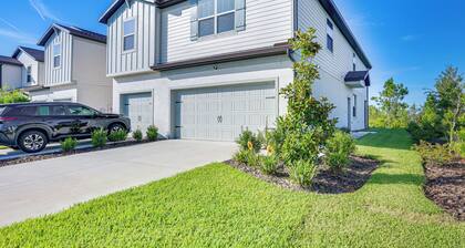 Wesley Chapel End Unit w/ Patio & Nature Views!