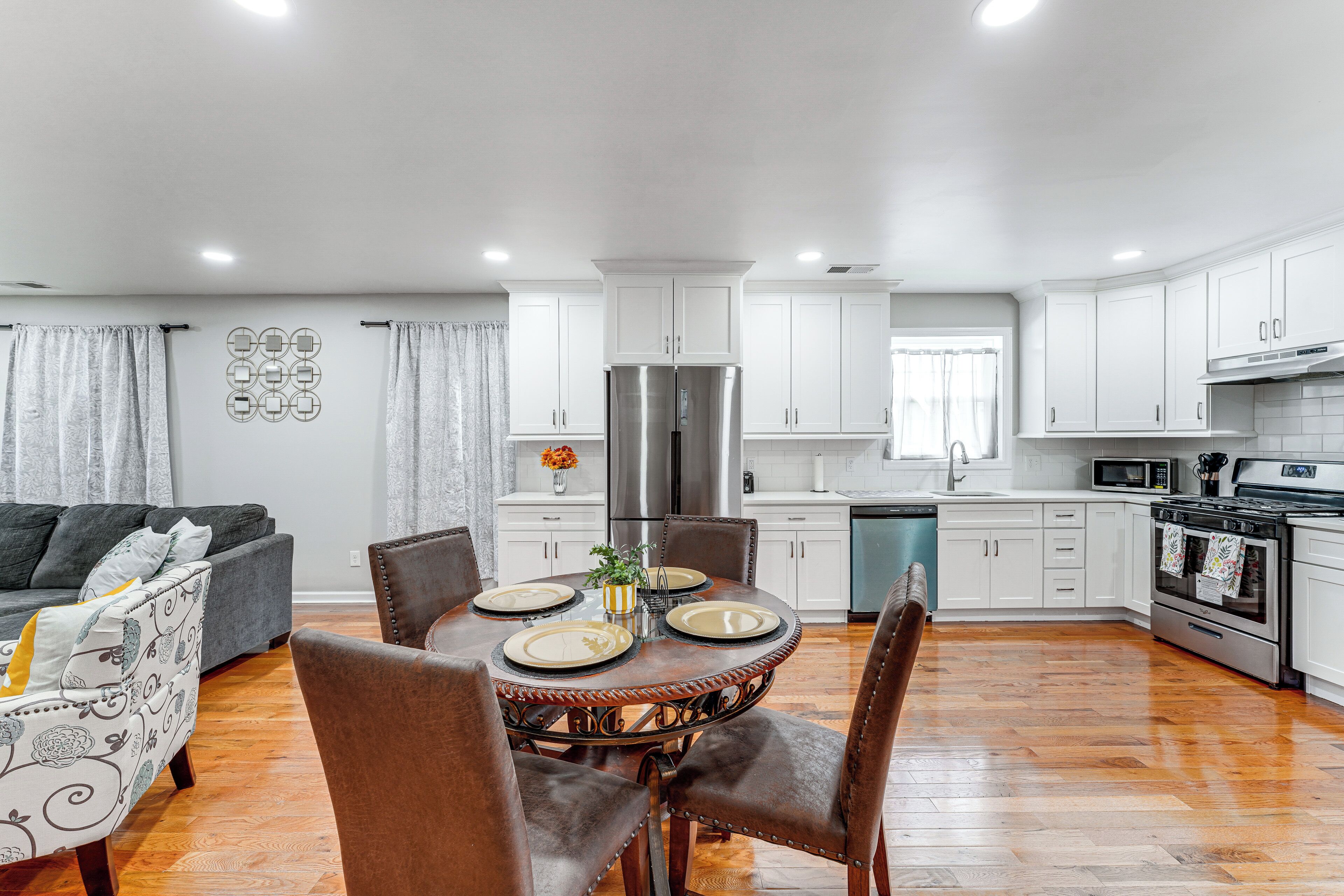 House (3 Bedrooms) | Interior