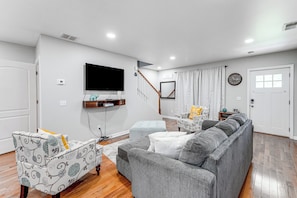 House (3 Bedrooms) | Interior - 2 Mi to Dtwn: Well-appointed Bridgeport Duplex! (Bridgeport)