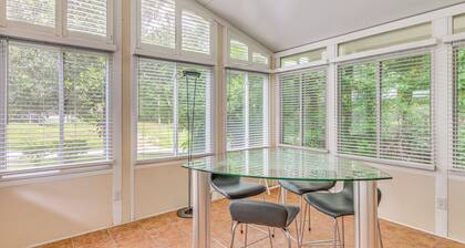 Charming Fairhope Home ~ 2 Mi to North Beach Park!