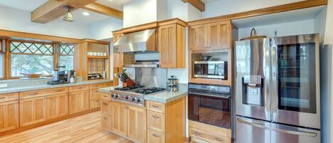 المنشأة من الداخل