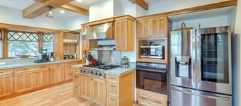 Central Boise Mansion Close to Dtwn, River & Bsu!