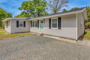 House (4 Bedrooms) | Interior - 1 Mi to Ocean Isle Beach Pier! Family Home w/ Yard (Ocean Isle Beach)