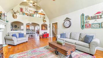 House (4 Bedrooms) | Interior