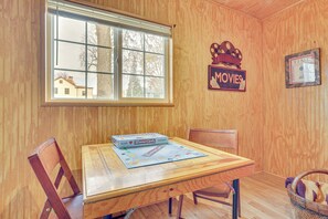 Interior - Charming Home: 3 Blocks to Winona State University (Winona)