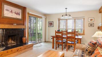 智能电视、壁炉