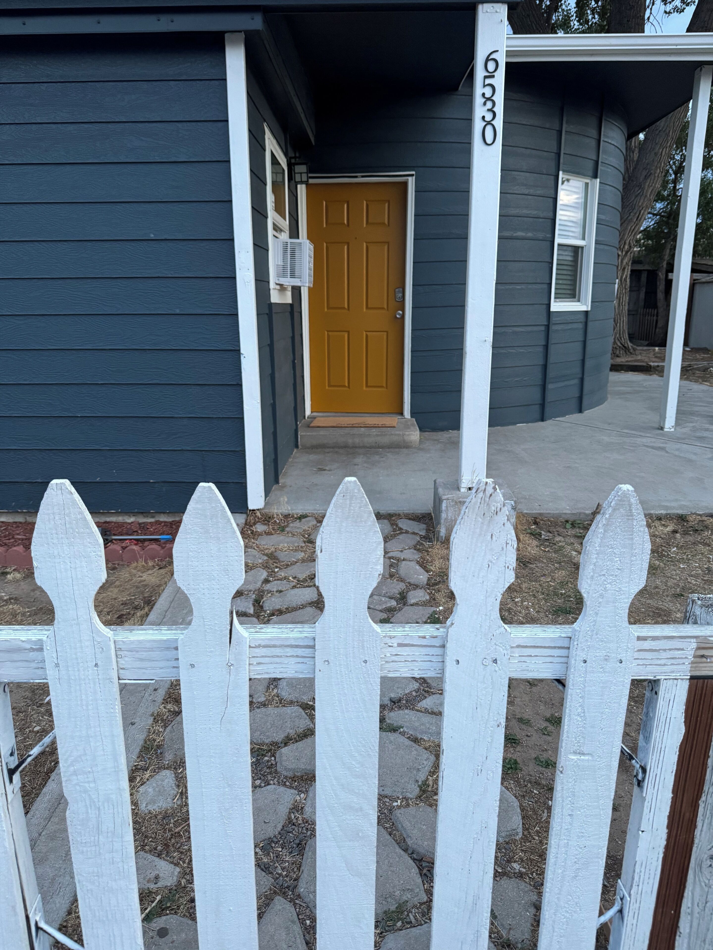 Charming 2-bedroom house in lovely Commerce City 