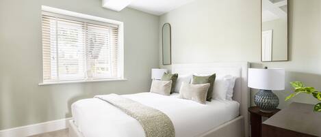 アパートメント | 2 室のベッドルーム、デスク