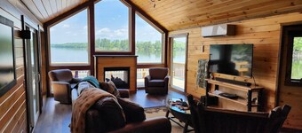 Luxurious and very private lake front cottage