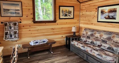 Luxurious and very private lake front cottage