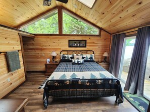 2 多间卧室、办公桌、免费 WiFi、床单