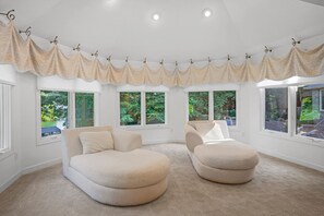 House, 5 Bedrooms | Interior - Luxurious Private Lakefront Paradise 5 Bedroom Home by RedAwning (Mooresville)