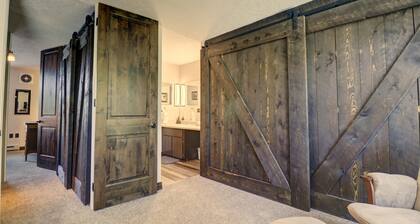 Orofino Dillon 104 2 Bedroom Condo by RedAwning