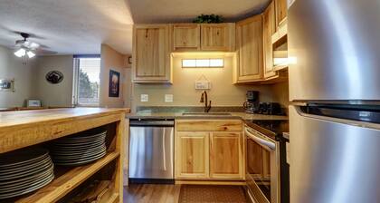 Orofino Dillon 104 2 Bedroom Condo by RedAwning