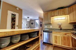 Condo, 2 Bedrooms | Private kitchen | Fridge, oven, coffee/tea maker, toaster