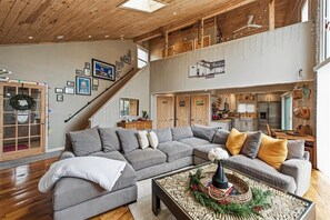 Cottage, 2 slaapkamers | Woonruimte | Smart-tv