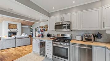 Casa de campo, 2 habitaciones | Cocina privada | Refrigerador, horno, cafetera y tetera y tetera eléctrica