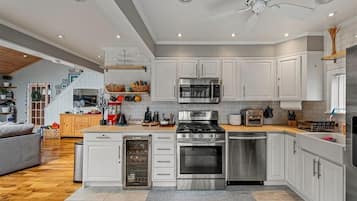 Casa de campo, 2 habitaciones | Cocina privada | Refrigerador, horno, cafetera y tetera y tetera eléctrica