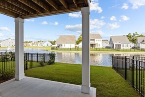 Property grounds - Conch Tales fun, lakeside retreat in amenity filled Beau Coast. New rental! (Beaufort)