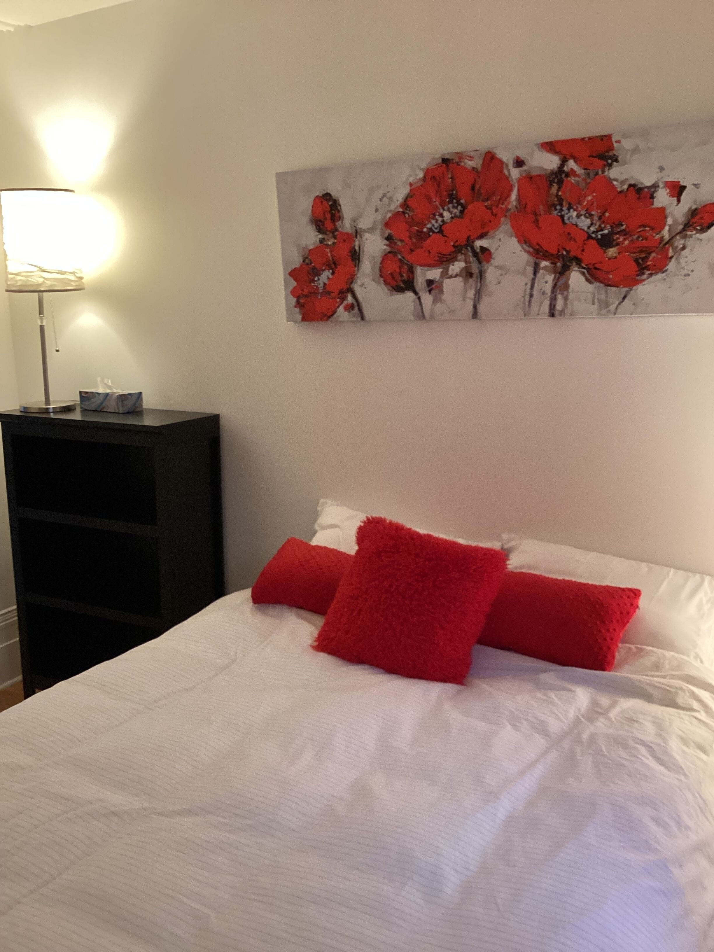 1 chambre, fer et planche à repasser, accès au Wi-Fi (inclus)