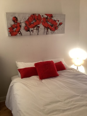 1 chambre, fer et planche à repasser, Wi-Fi gratuit, draps fournis