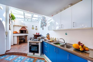 Private kitchen - Villa MyHeart  (Massa Lubrense)