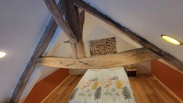 2 slaapkamers, reisbedje, gratis wifi, beddengoed