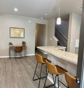 Interior - Newly constructed 3 BDR townhome 5 min to Kyle Field and campus (College Station)