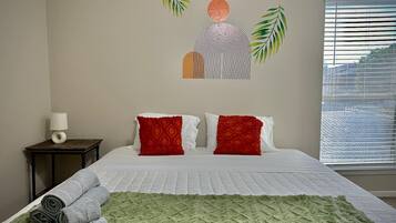 2 bedrooms, desk, iron/ironing board, free WiFi