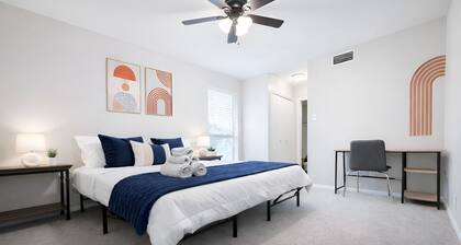 Curated Warm 2BR in A+ Location w/ Great amenity