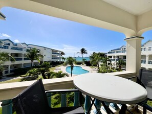 Apartment | Outdoor dining