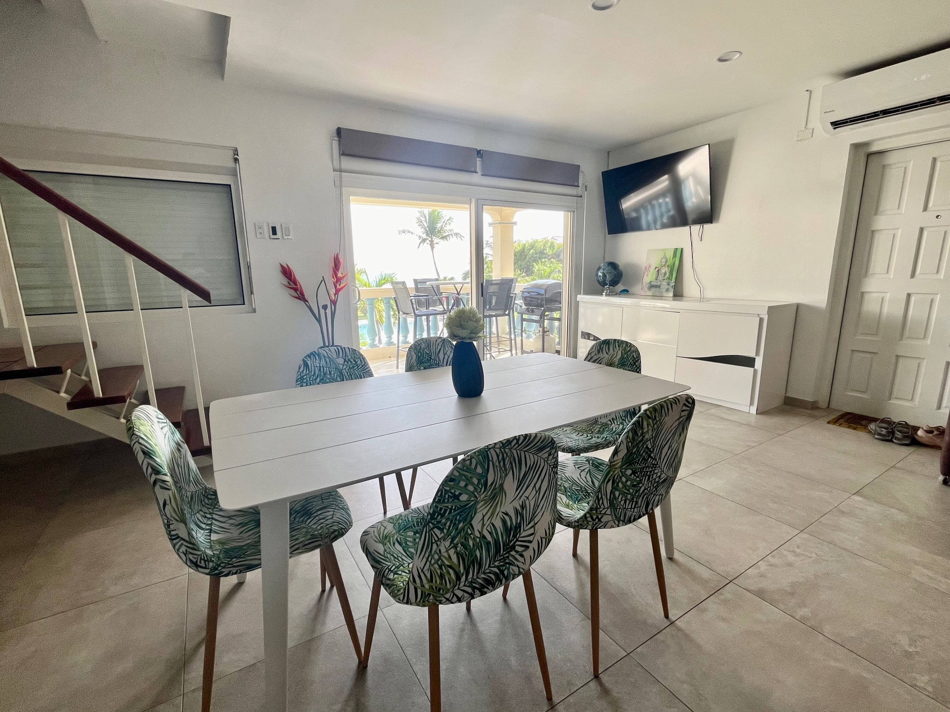 Apartment | Dining