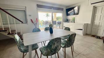 Apartment | Dining