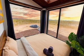 1 bedroom, free WiFi, bed sheets - Grand Canyon Stargazing Off-Grid Tiny Home (Williams)