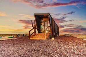 Exterior - Grand Canyon Stargazing Off-Grid Tiny Home (Williams)