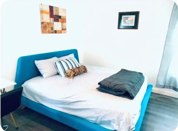 2 bedrooms, desk, free WiFi, bed sheets