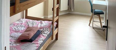 2 Schlafzimmer, Bügeleisen/Bügelbrett, WLAN, Bettwäsche