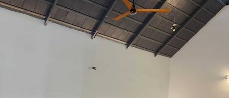 Sábanas de algodón egipcio, ropa de cama de alta calidad y wifi gratis