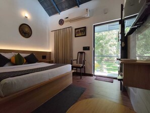 Standard Room | Egyptian cotton sheets, premium bedding, free WiFi, bed sheets - Avocado Cottages (Somvarpet)