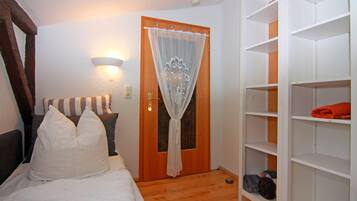 2 Schlafzimmer, Reisekinderbett, kostenloses WLAN