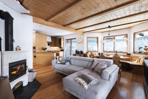 Holiday apartment HERZ: Ski-IN & OUT, luxury & atmosphere for up to 6 people