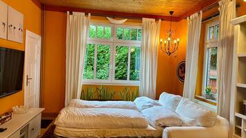 4 bedrooms, in-room safe, iron/ironing board, free WiFi