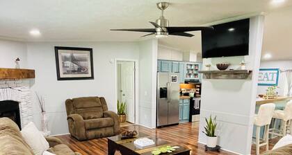 Cozy Retreat On 3 Acres Of Land