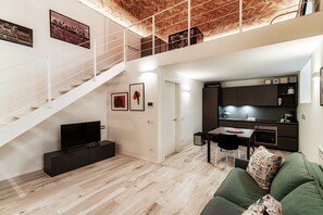 1 室のベッドルーム、高級寝具、羽毛の掛け布団、アイロン / アイロン台