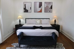 2 bedrooms, travel cot, WiFi, bed sheets