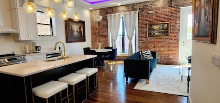 Interior. The Luxe High Roller! 2 bed apt in Metropolis near Harrah's Casino! Pet friendly