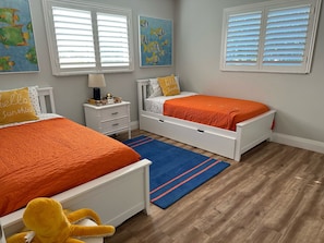 3 chambres, fer et planche à repasser, Wi-Fi, draps fournis