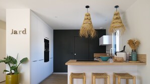 茶具/咖啡用具、冰箱、微波炉、烤箱