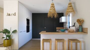 Réfrigérateur, micro-ondes, four, lave-vaisselle