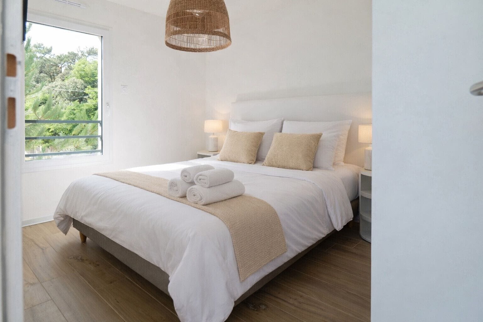 3 chambres, fer et planche à repasser, Wi-Fi gratuit, draps fournis